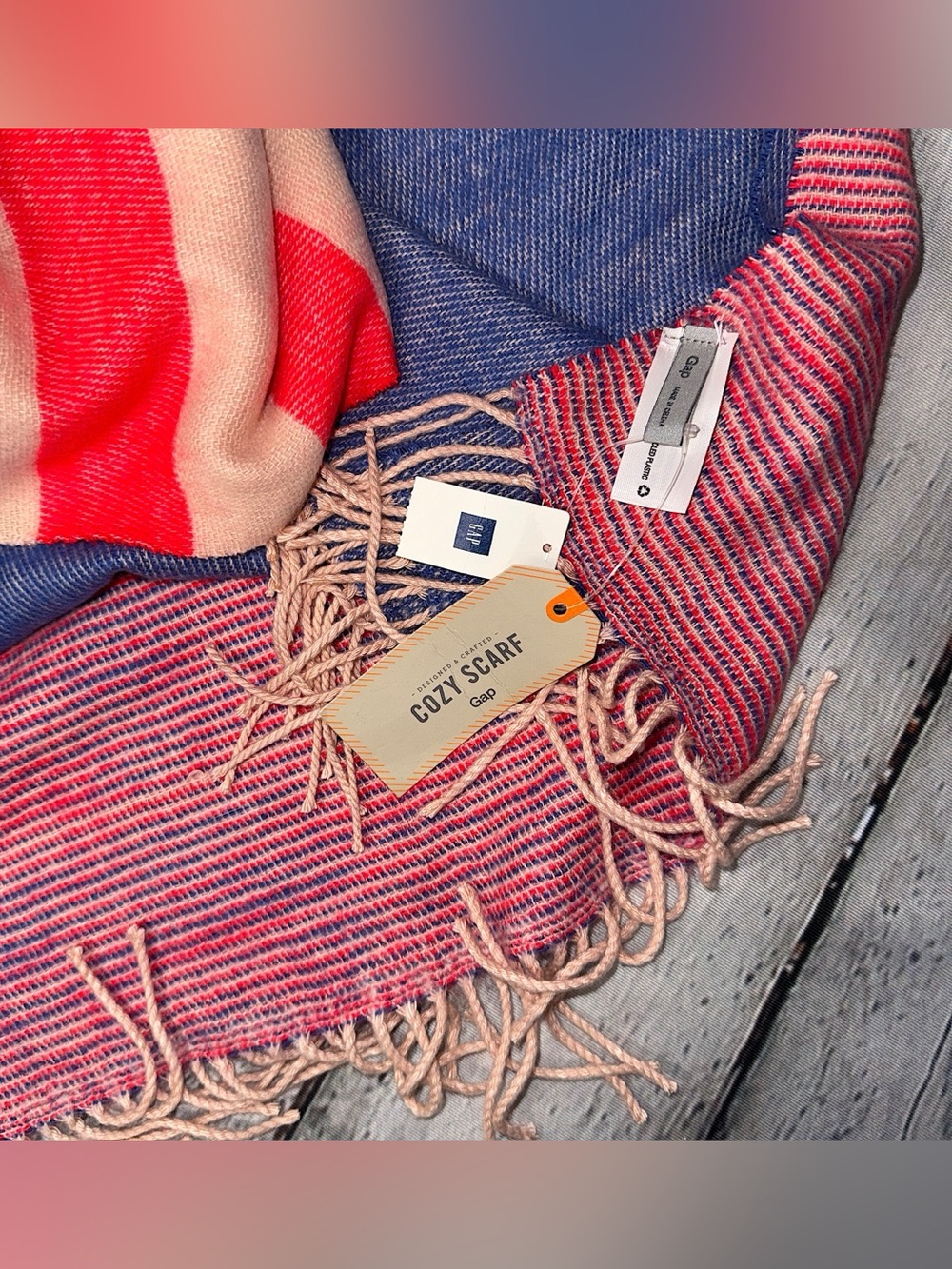 NWT! GAP Cozy Fringe Scarf - Picture 4 of 4